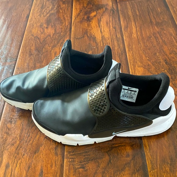 nike sock dart leather